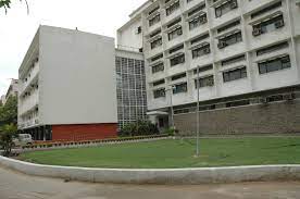 Top 10 Institutes for most popular undergrad courses
