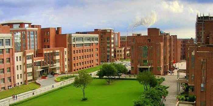 Amity School of Fashion Technology, Noida