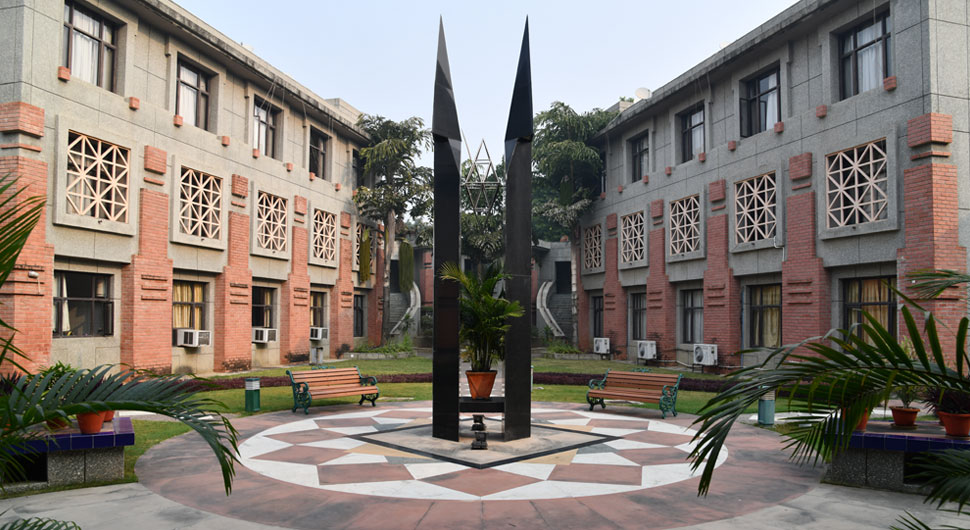 IIM Lucknow faculty highlights great role