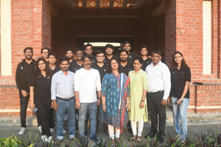 IIM Lucknow achieves 100% placements with 576 offers