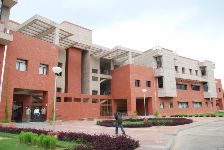 IIT Kanpur gets 989 offers at end of Phase 1 23-24 placement season