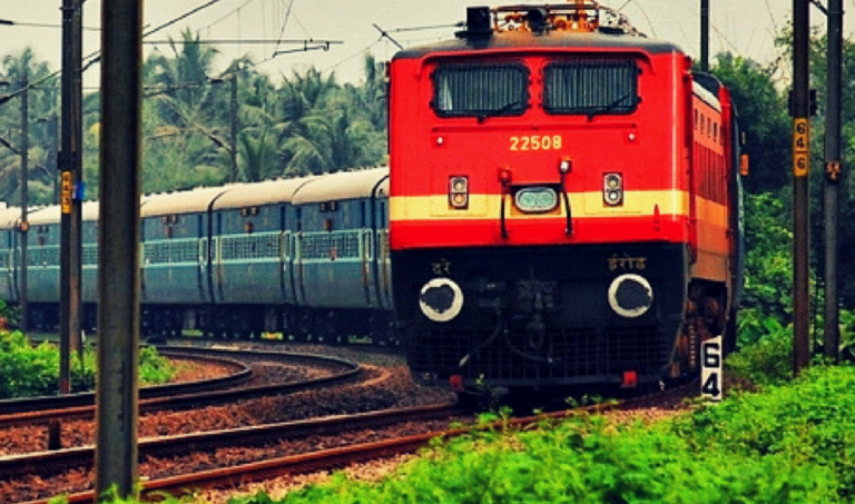 RRB JE Recruitment 2024: 7,911 Jobs! Apply Now for Railways (JE, DMS & More)