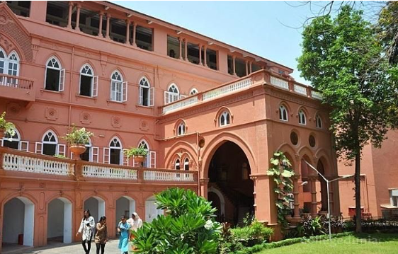 Best Arts and Humanities Courses for Students After 12 Grade