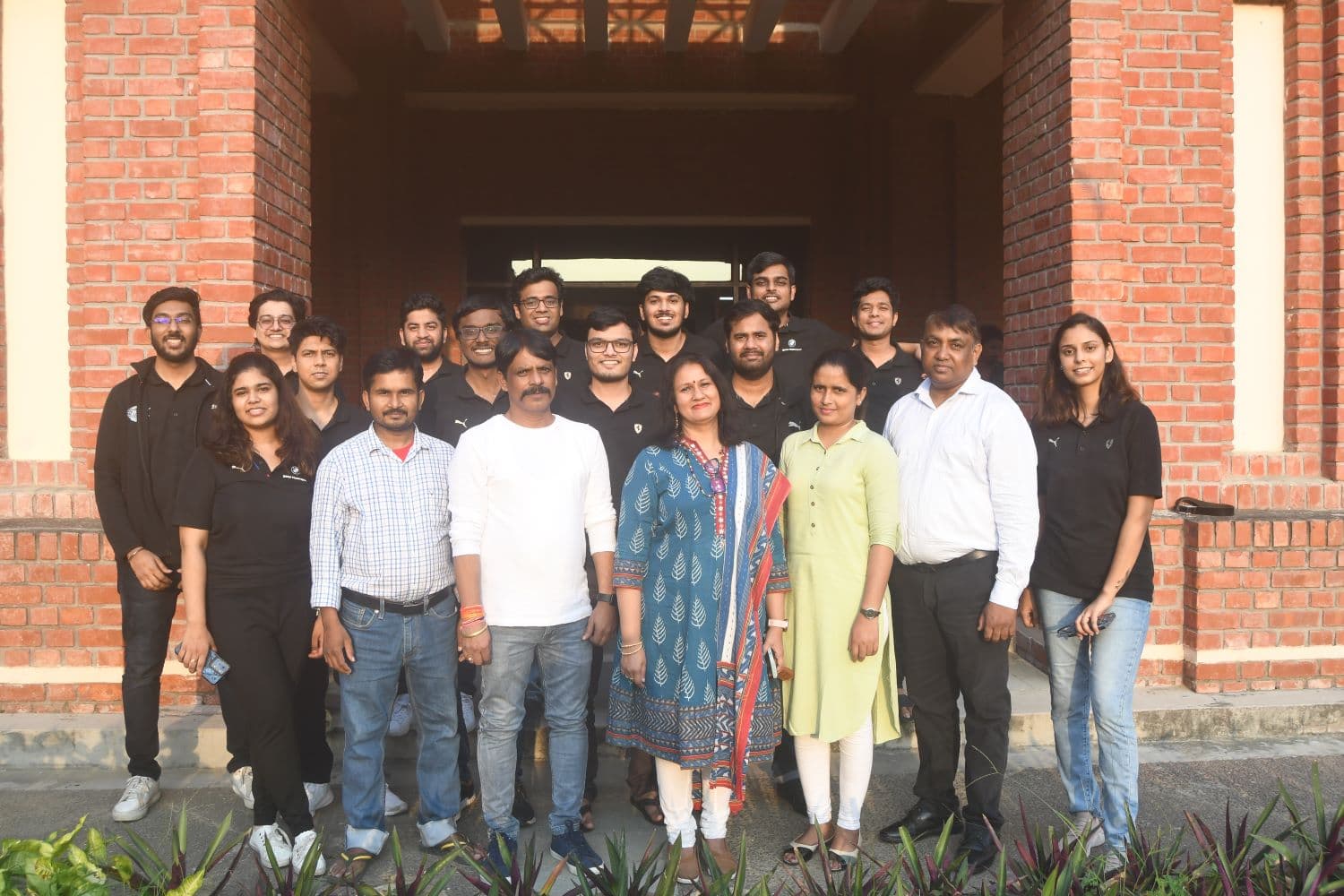IIM Lucknow achieves 100% placements with 576 offers IIM Lucknow achieves 100% placements with 576 offers