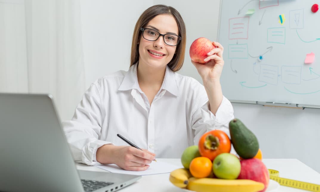 Exploring 10 Career Options in Nutrition & Dietetics: Paths to a Healthier Future Exploring 10 Career Options in Nutrition & Dietetics: Paths to a Healthier Future