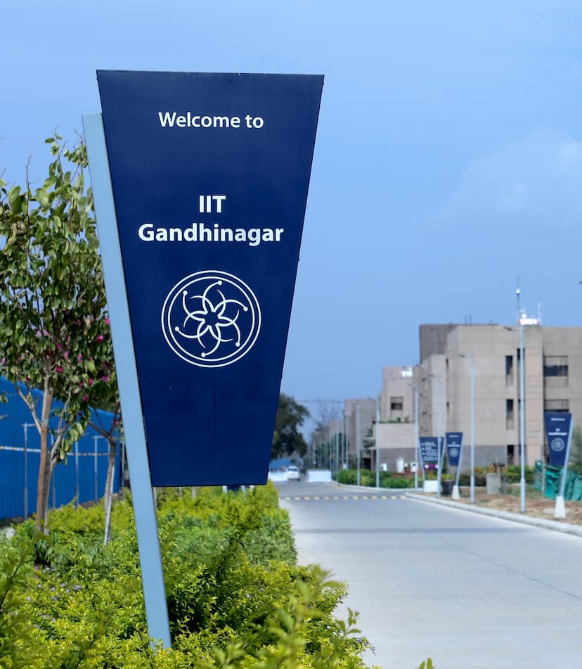 IIT Gandhinagar online